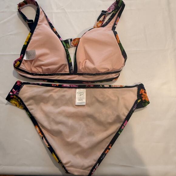 Floral Padded Kona Sol Bikini with Medium or Moderate Coverage Size Large - Picture 4 of 7
